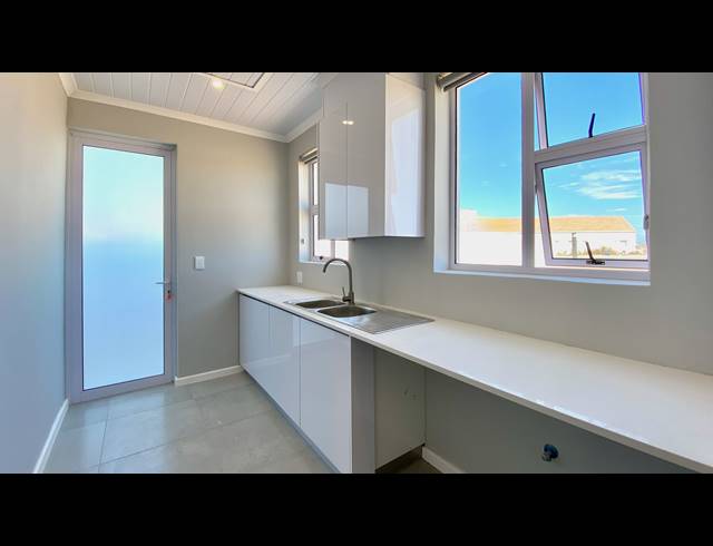 3 BEDROOM HOUSE FOR SALE IN PORT OWEN